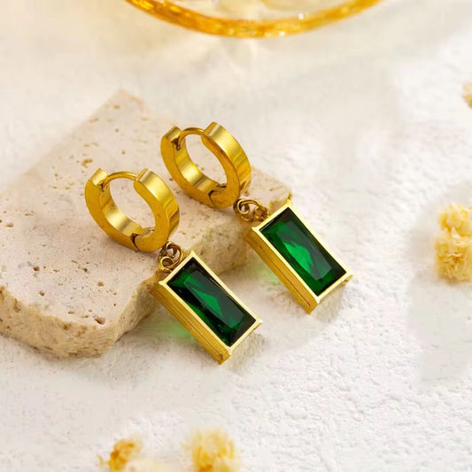 SJ 521 Emerald zircon huggie earrings - 18k Gold PVD plated stainless steel - Anti tarnish
