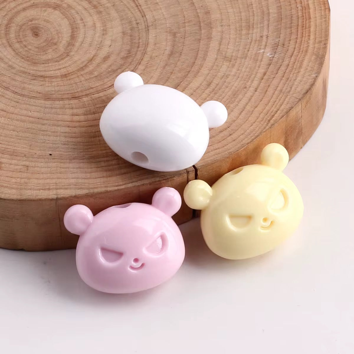 BBB 263 (h) White Cartoon Bear Head Bead ( 1 pc ) Solid Acrylic ( 18 mm )