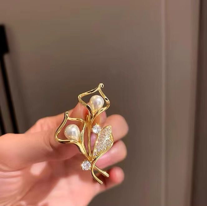 BR 48 - Tulip Zircon Brooch ( 1 PC ) Anti Resistant