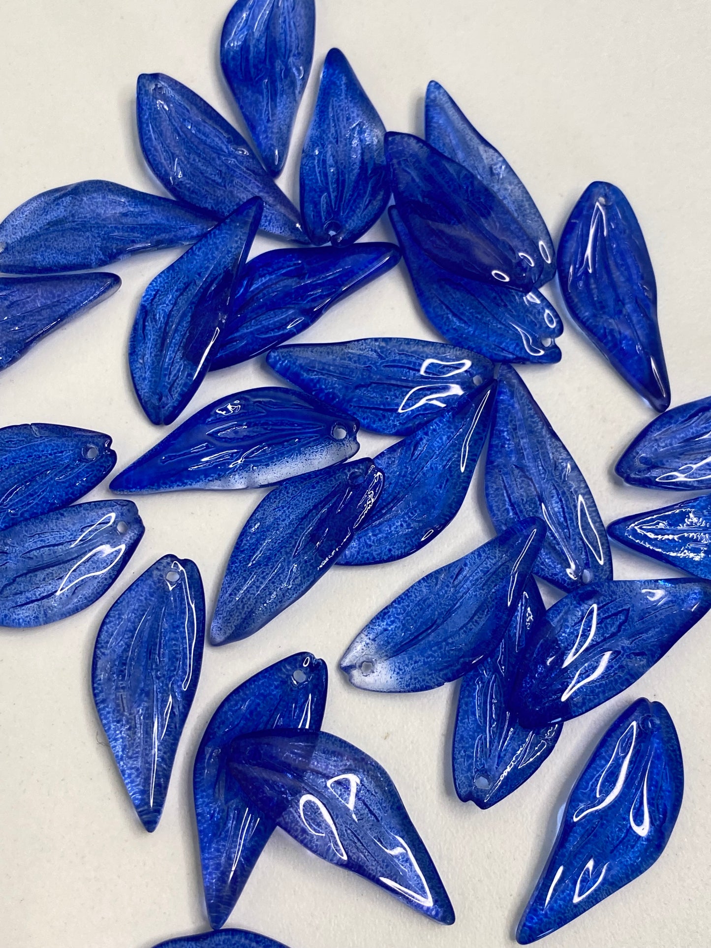 BBB 224 (c) Dark Blue Leaf Crystal glass bead ( 1 pc ) ( 5:26 mm )
