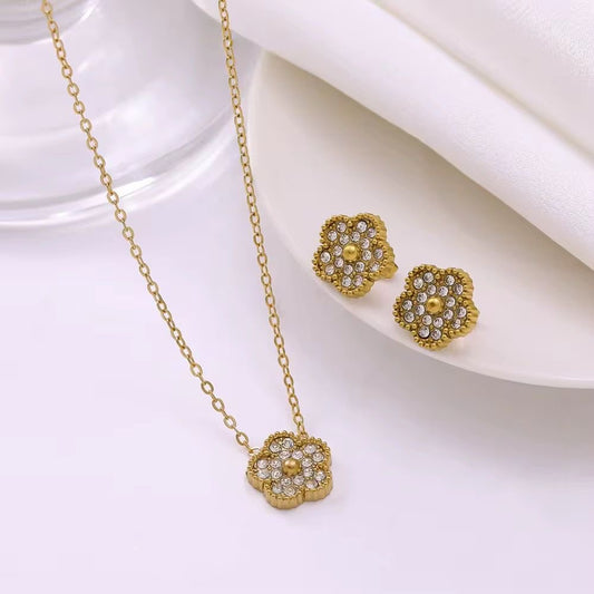SJ 1235 zircon clover pendent set  -  18k Gold PVD plated stainless steel - Anti tarnish