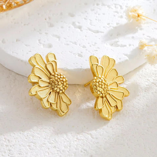 SJ 746 Chrysanthemum Stud Earring - 18k Gold PVD plated stainless steel - Anti tarnish