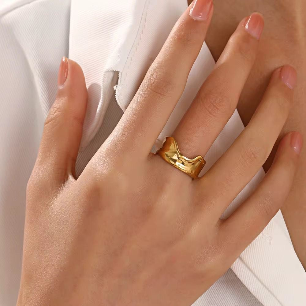SJ 818 Modern Ring Adjustable - 18k Gold PVD plated stainless steel - Anti tarnish