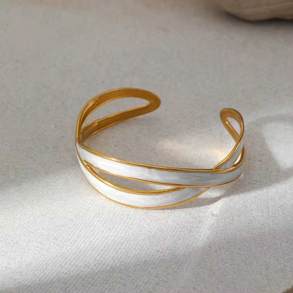 SJ 918 White Enamel wavy cuff bracelet - 18k Gold PVD plated stainless steel - Anti tarnish