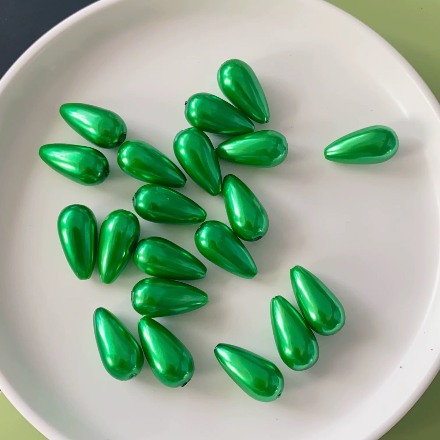 BBB 226 (c) Green Pearly Waterdrop Acrylic bead ( 1 pc ) UV Plated ( 15:22 mm )