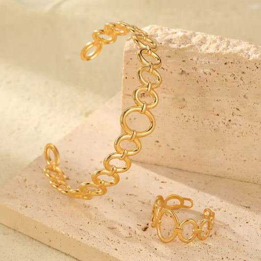 SJ 454 Oval Cuff Bracelet - 18k Gold PVD plated stainless steel - Anti tarnish - Wholesale