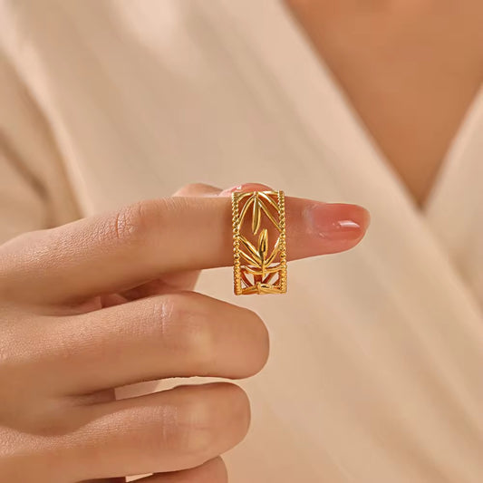 SS 196 Maple Leaf ring adjustable- 18k gold plated stainless steel - Anti tarnish - Wholesale