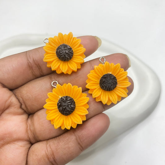 RC 1288 sunflower resin charm - per piece