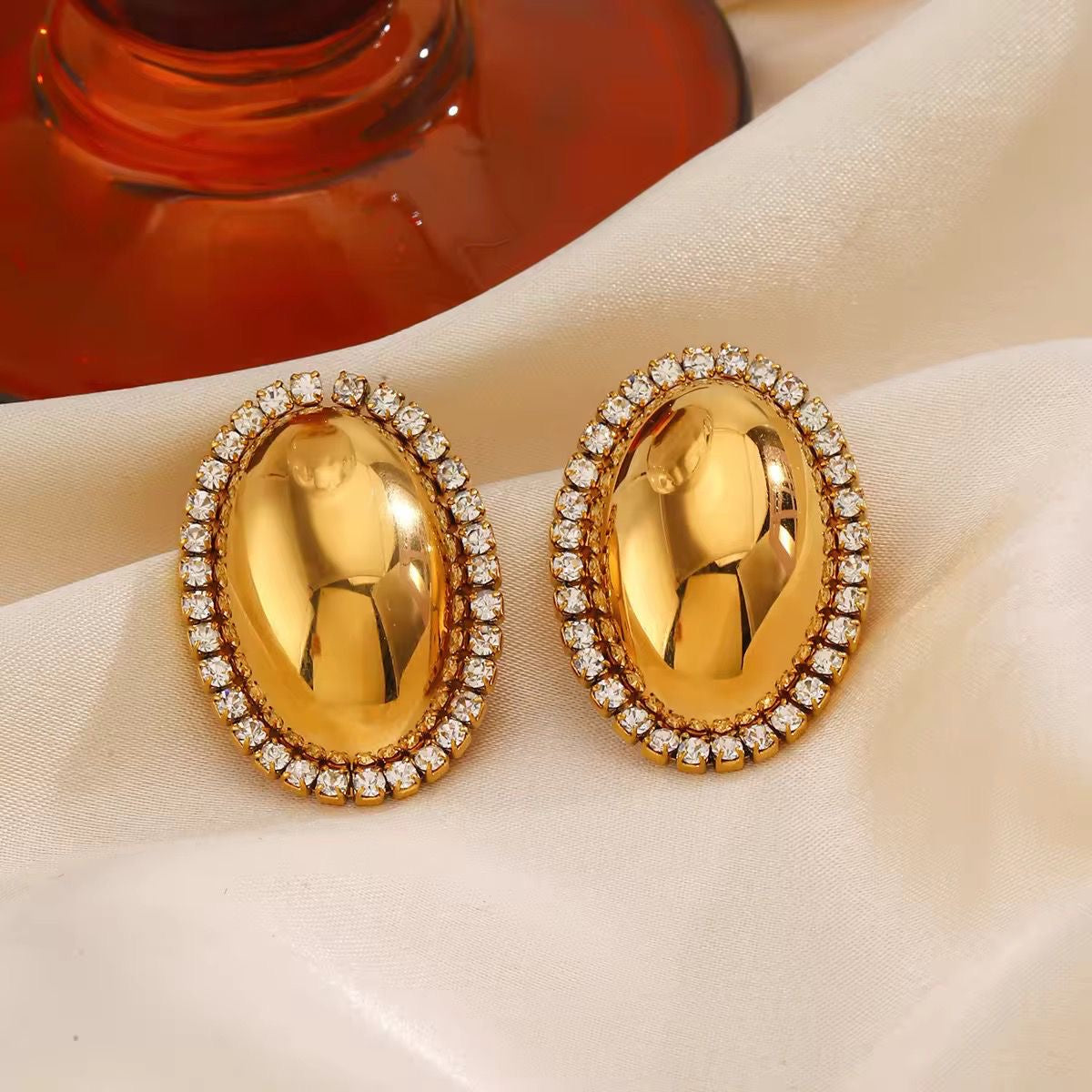 SJ 490 Zircon Oval earring
- 18k Gold PVD plated stainless steel - Anti tarnish - Wholesale