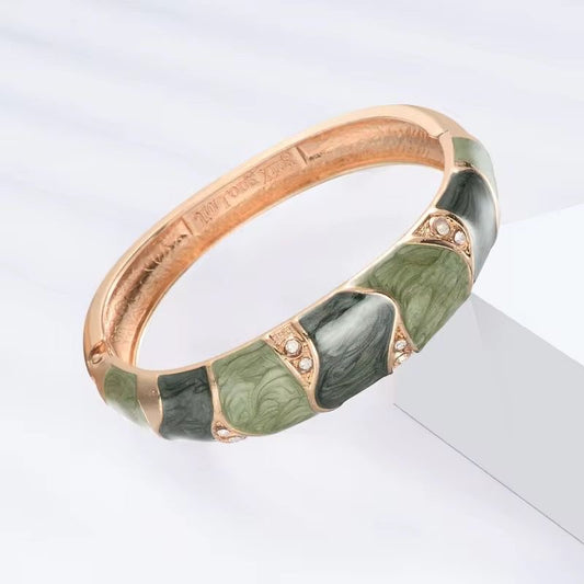 GP 04 Green Dripping Art Thick Cuff Bracelet 14k gold plated - Anti tarnish