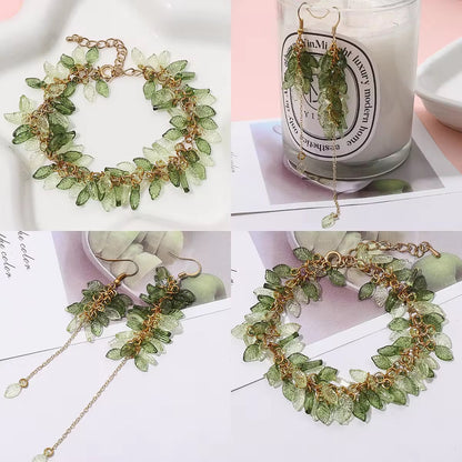 AB10B Transparent Small Dark Green Leaf Acrylic bead ( 1 pc )