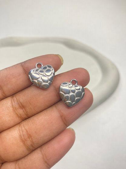 SC08C Chunky Patterned Heart charm Silver pvd plated 316 stainless steel ( 1 pc ) Anti tarnish