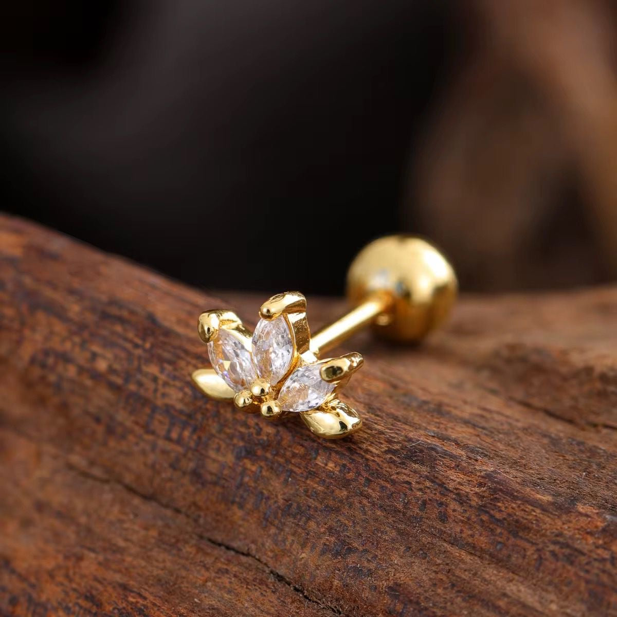 SJ 930 Half Floral Zircon kids / 2nd Piercing Stud ( 1 pc ) - 18k Gold PVD plated stainless steel - Anti tarnish