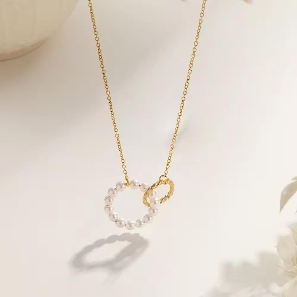 NSJ43F Pearl Circle Interlock Necklace 18k Gold PVD plated