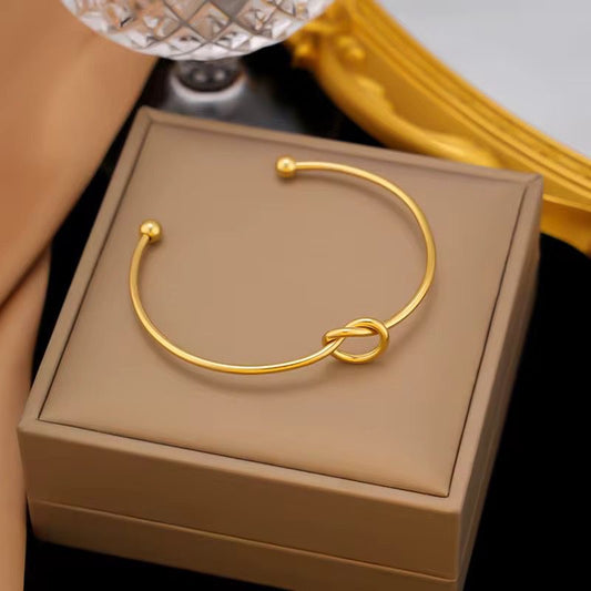SJ 792 Knot Cuff Modern Bracelet - 18k Gold PVD plated stainless steel - Anti tarnish