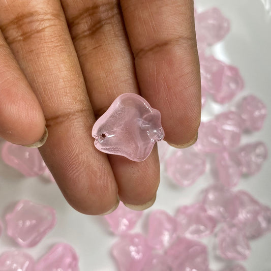 GB622 light pink petal glass bead