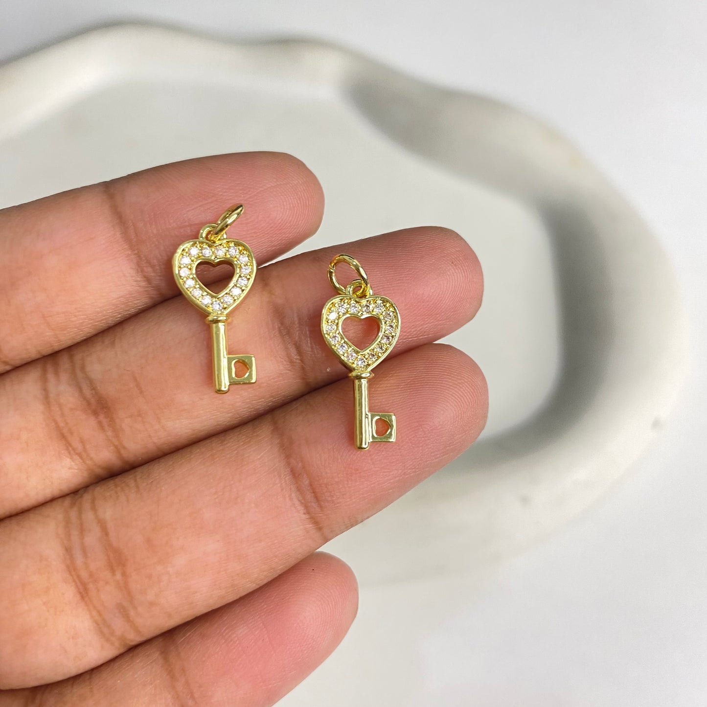 SS 1185 Key Zircon charm 18k gold plated ( 1 pc ) Anti tarnish ( 9:18 mm )