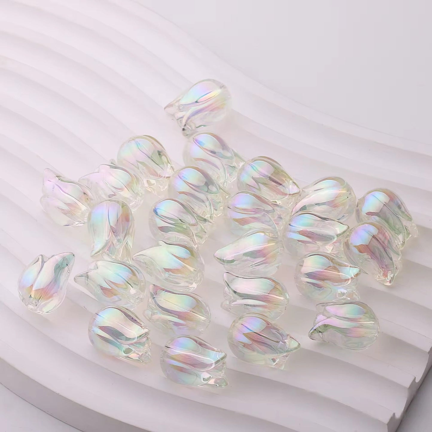 AB83 Tulip transparent luminous Acrylic bead ( 1 pc )