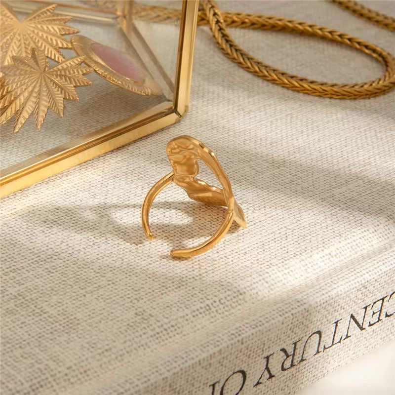 SJ 498 - wavy oval ring adjustable - premium collection - 18k Gold PVD plated stainless steel - Anti tarnish