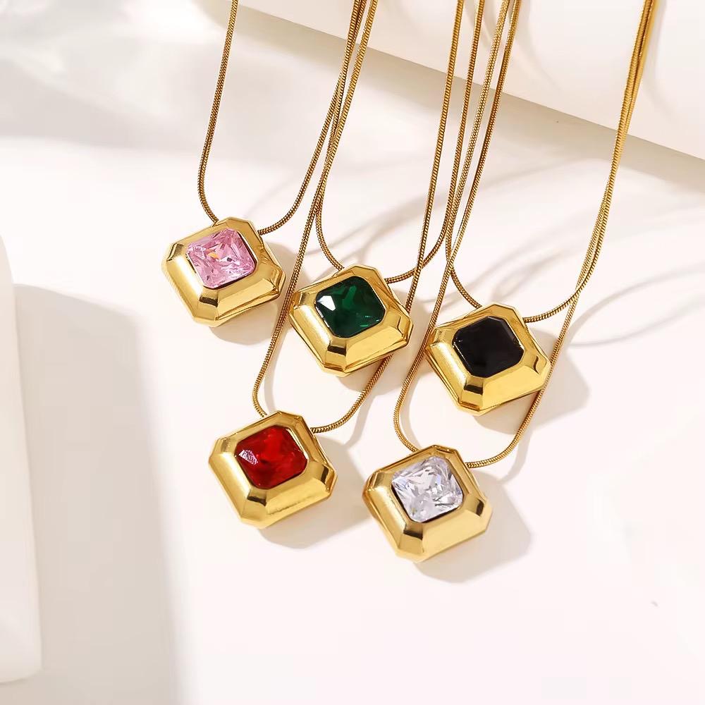 SJ 954 Chunky Zircon square modern minimalist Necklace - 18k Gold PVD plated stainless steel - Anti tarnish