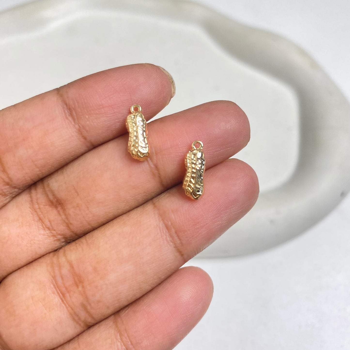 SS 1128 Peanut 🥜 charm 14k Gold plated ( 1 pc ) Anti tarnish ( 12:6 mm )