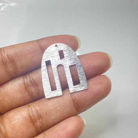 SS 279 Textured U shaped silver plated charm