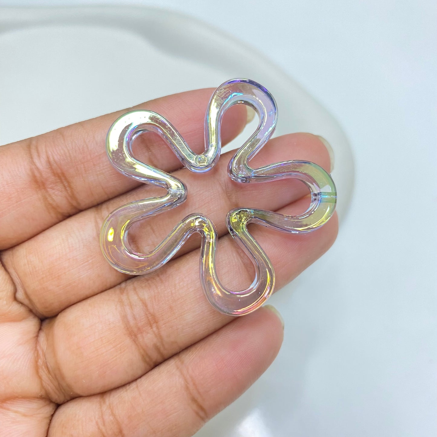 BBB 135 (D) grey tone flower Holographic Luminous uv plated shiny irrediscent Acrylic bead ( 1 pc )