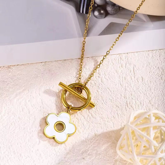 NSJ26D chunky Floral Necklace - 18k Gold PVD plated 316 stainless steel - Anti tarnish