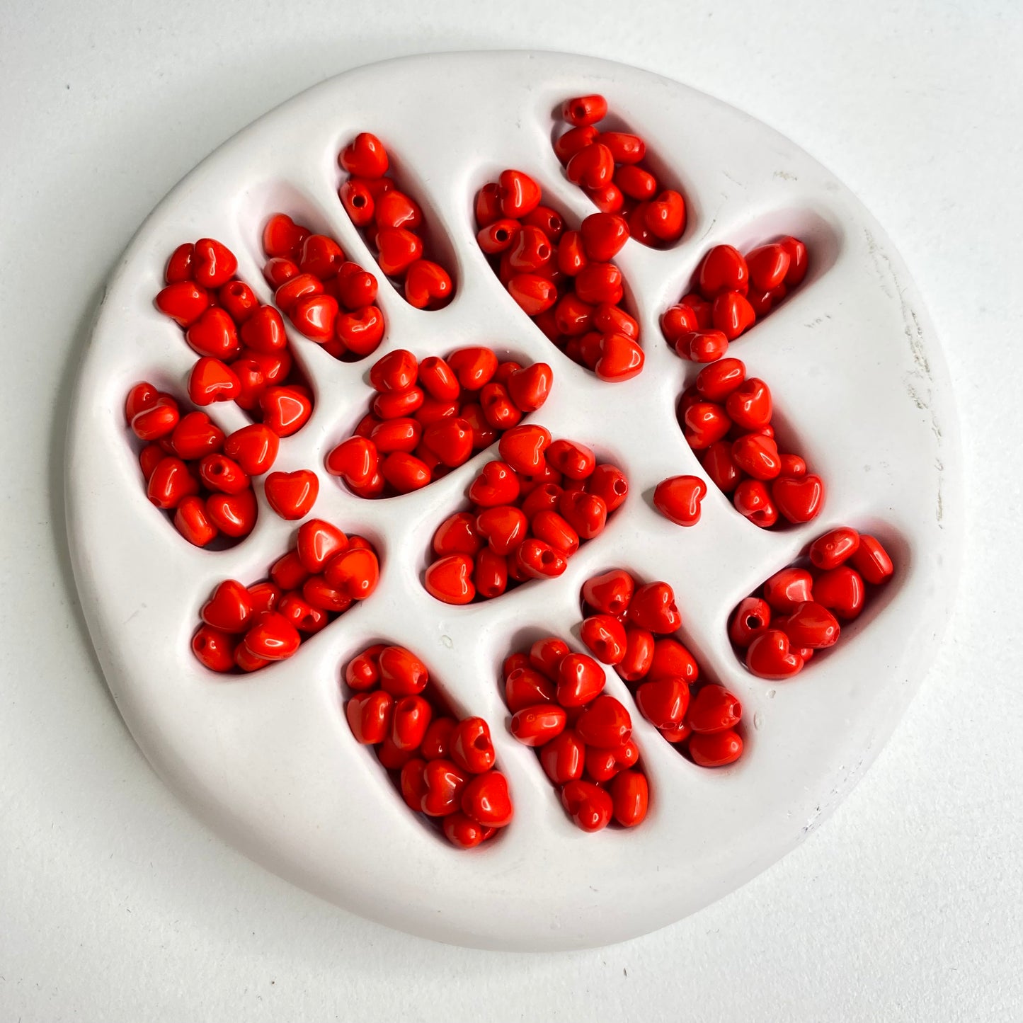 BBB 286 (e) Red Tiny Heart Shiny  Bead ( 1 pc ) UV Plated Acrylic ( 6 mm )