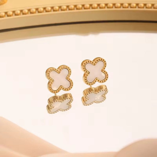 SJ 706 White Clover Stud Earring - 18k Gold PVD plated stainless steel - Anti tarnish