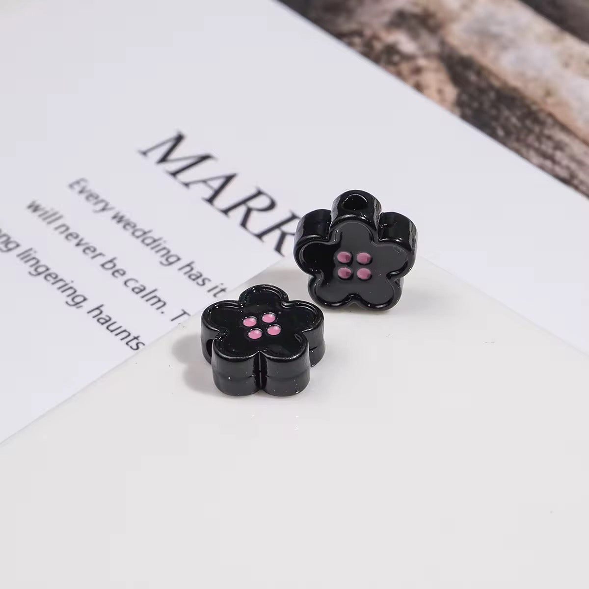 BBB 329 (g) Black Floral Button Shiny Bead ( 1 pc ) UV Plated Acrylic ( 12 mm )