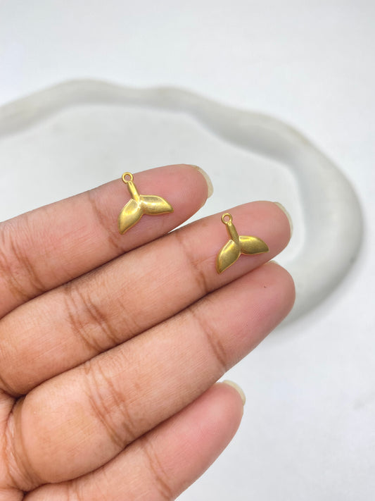 SS 2986 Whale fin Charm Tiny Sea Creature 18K Gold PVD plated stainless steel ( 1 piece ) Anti tarnish ( 11:12 mm )