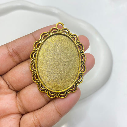 CB01D Antique gold cameo pendant - per piece
