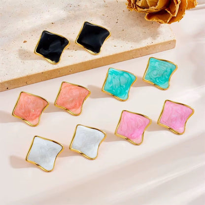 SJ 865 Black Wavy Square stud - 18k Gold PVD plated stainless steel - Anti tarnish