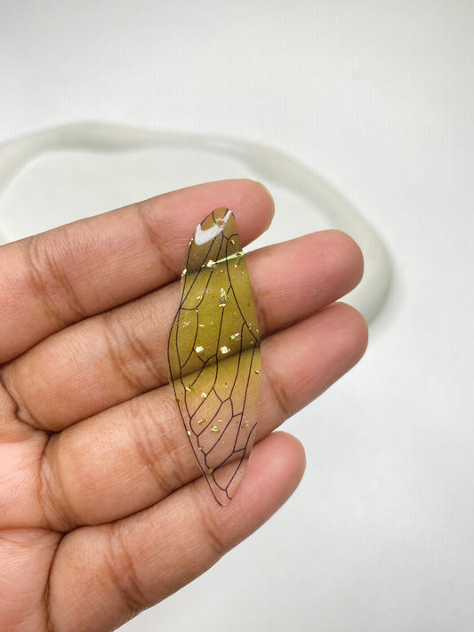 BBB 201 (c) Green Gold Foil Wings charm ( 1 pc )