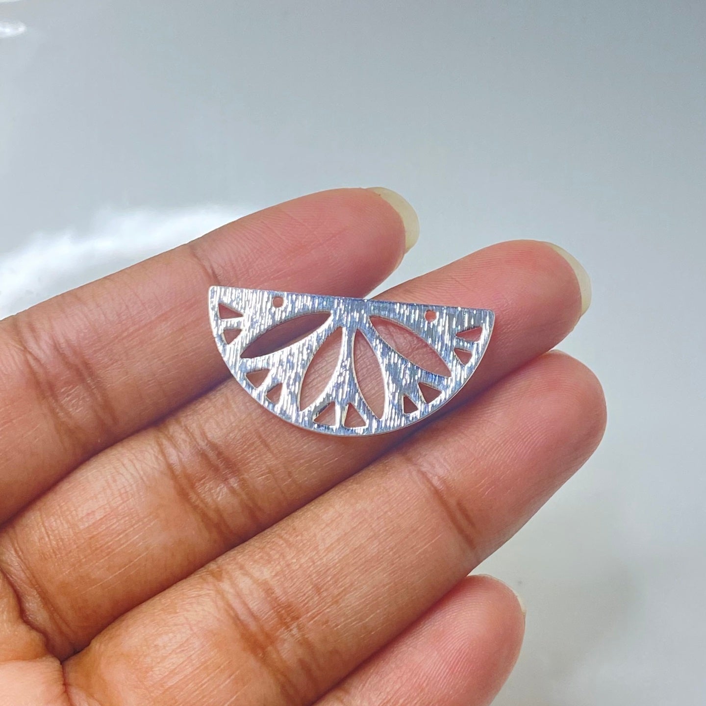 SS 288 - Half circle silver plated charm