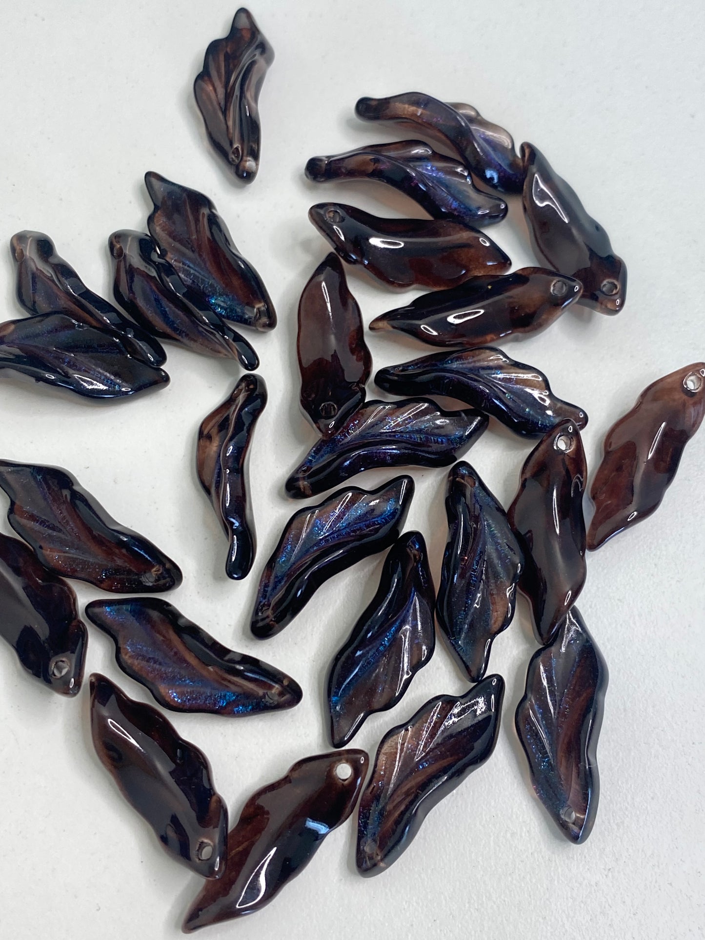 BBB 223 (a) Glittery Black Crystal glass bead ( 1 pc ) ( 4:25 mm )