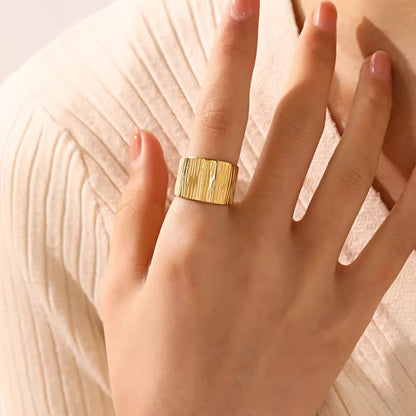 RSJ04A Geometric Simple Ring Adjustable - 18k Gold PVD plated 316 stainless steel - Anti tarnish