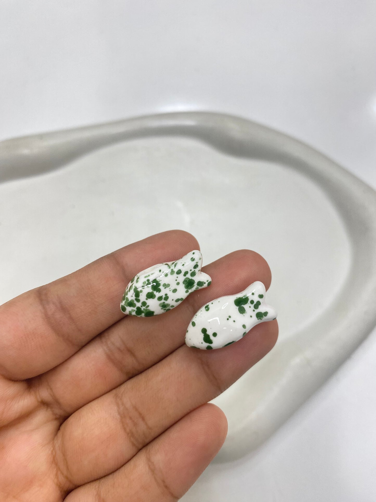 BBB 054 (e) Dark Green Fish porcelain ceramic bead ( 1 pc )