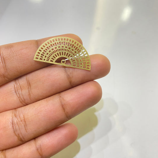SS 1063 Semi circle fan charm