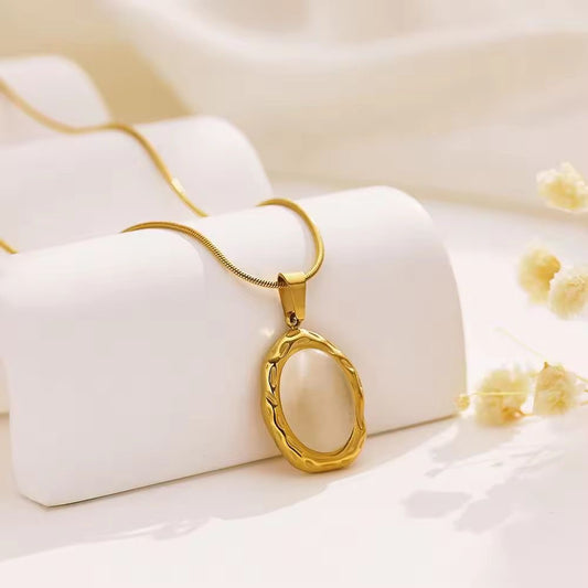 SJ 647 White cat eye minimalistic necklace - 18k Gold PVD plated stainless steel - Anti tarnish