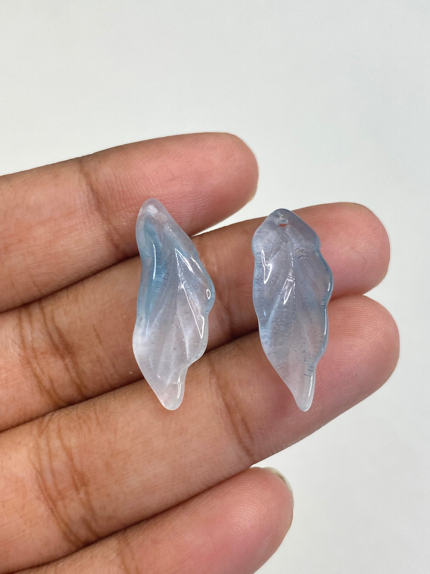BBB 223 (d) Icy Blue Leaf Crystal glass bead ( 1 pc ) ( 4:25 mm )