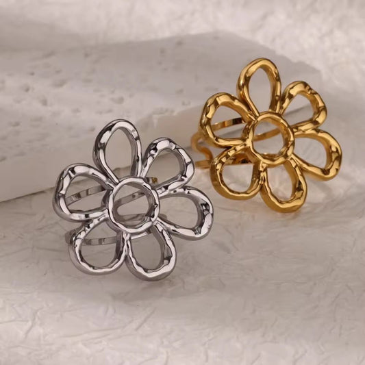 SJ 595 Hammered Daisy floral Style Ring Adjustable- 18k Gold PVD plated stainless steel - Anti tarnish