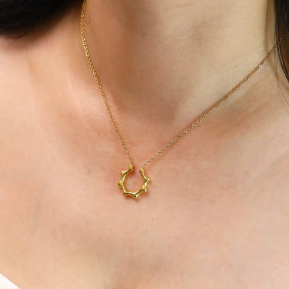 NSJ07D Sunflower Horse Shoe Necklace - 18k Gold PVD plated 316 stainless steel - Anti tarnish