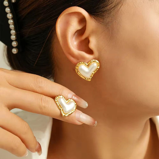 SJ 515 Heart shell stud Earring -18k Gold PVD plated stainless steel - Anti tarnish