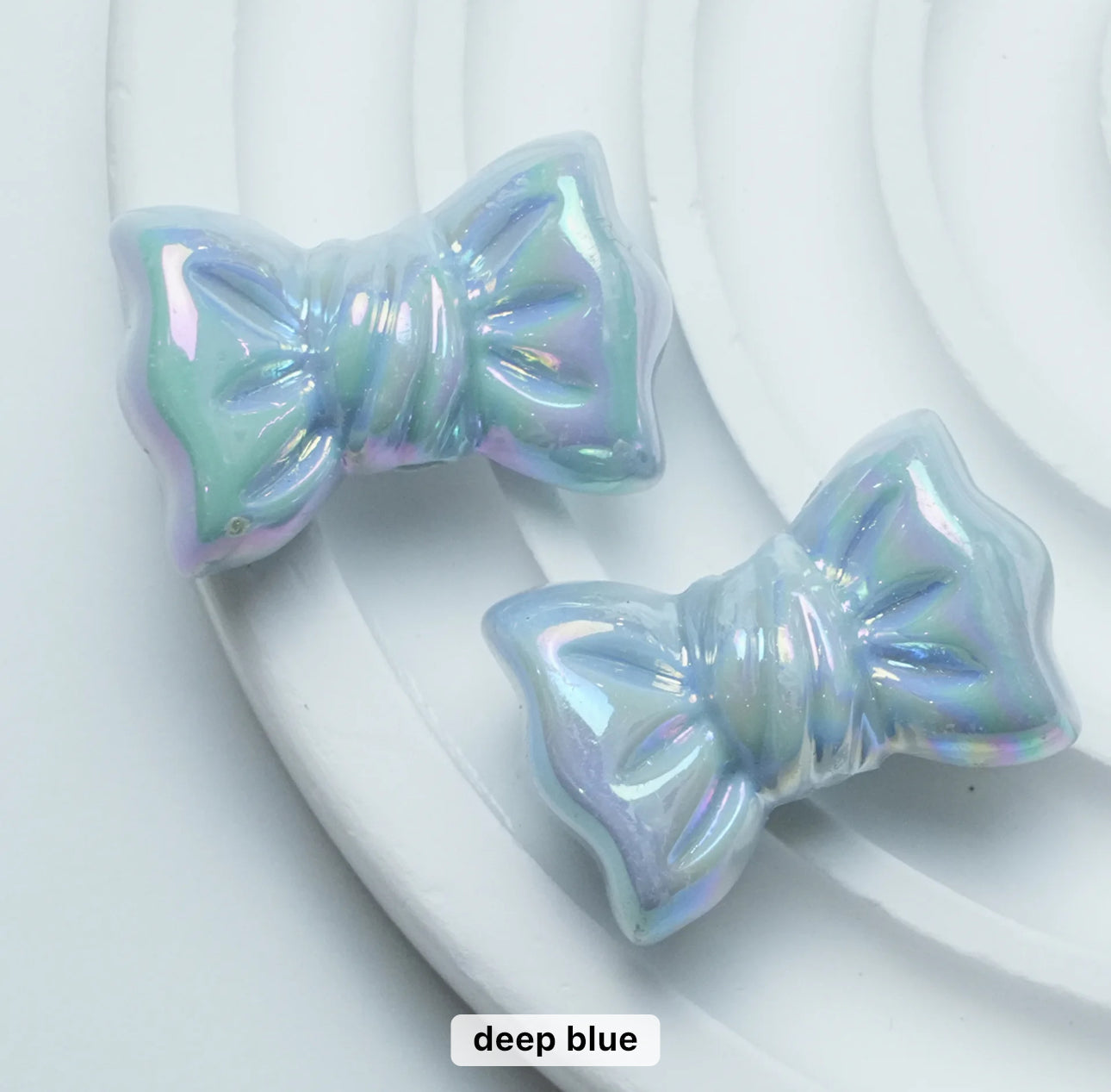 AB39 Candy bow shiny irrediscent Acrylic bead (1PC)