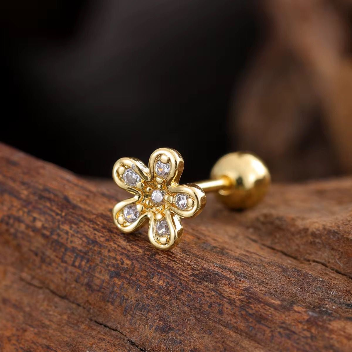 SJ 879 Mini floral Zircon Cartilage 2nd Piercing Stud ( 1 pc ) - 18k Gold PVD plated stainless steel - Anti tarnish