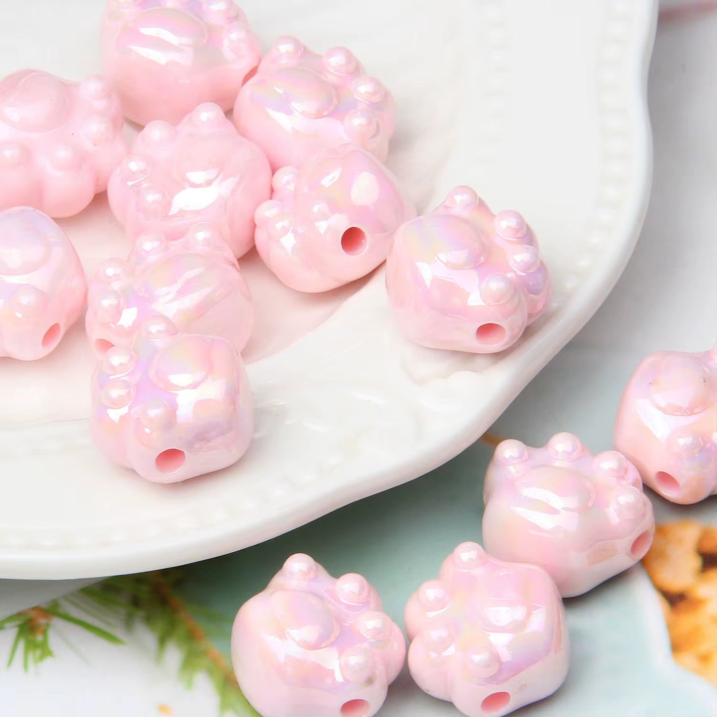 BBB 236 (g) Light Pink Paw Luminous Shiny Bead ( 1 pc ) UV Plated Acrylic ( 16:18 mm )