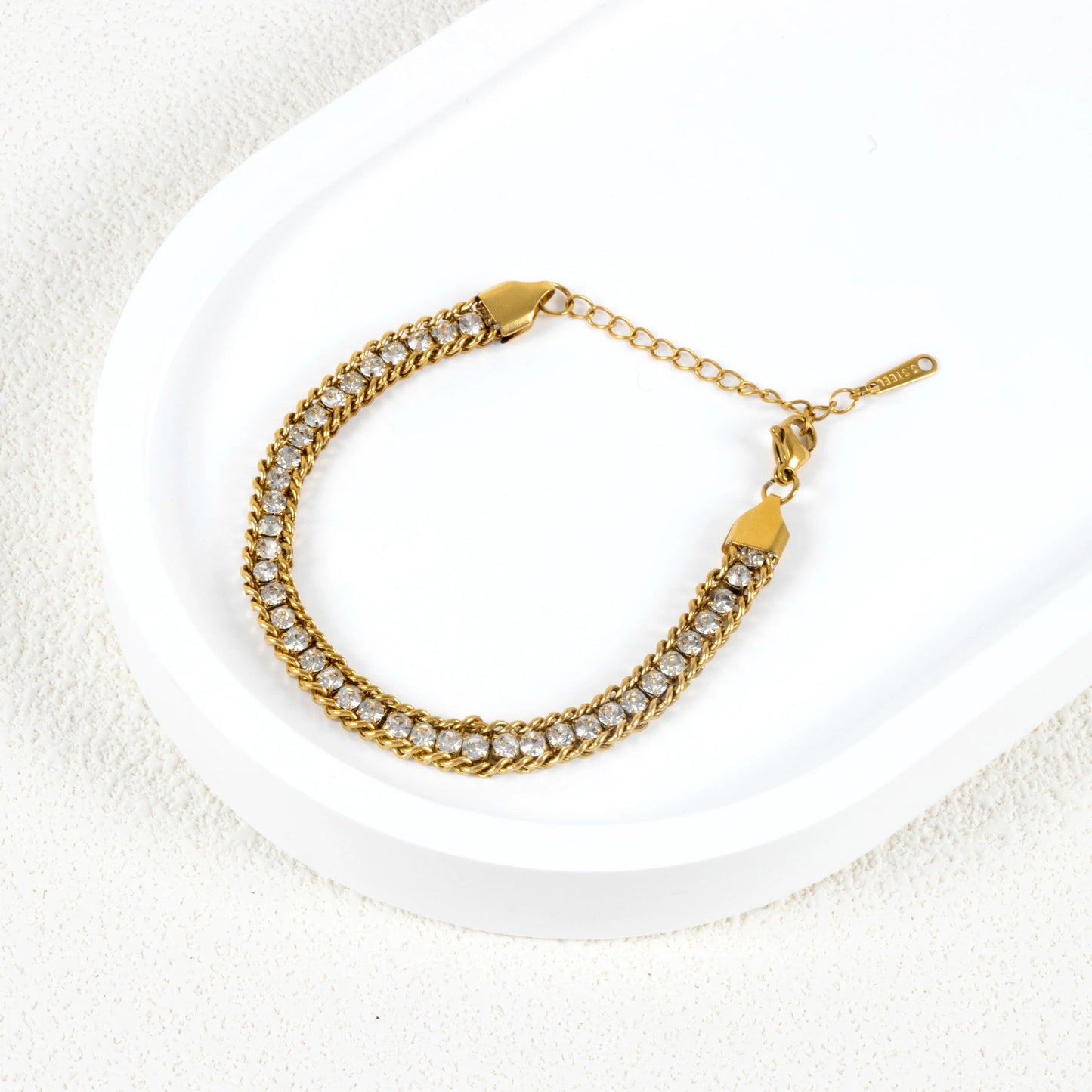 SS 218 Zircon chain tennis bracelet
-18k gold plated stainless steel - Anti tarnish - Wholesale