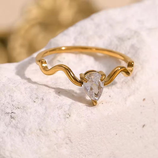 SJ 425 Dainty Teardrop Zircon Minimalistic Ring - Premium 18k Gold PVD plated stainless steel - Anti tarnish - Wholesale